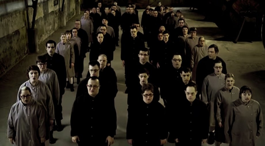 İZEV – Yaşam Hakkı (Another Brick In the Wall)