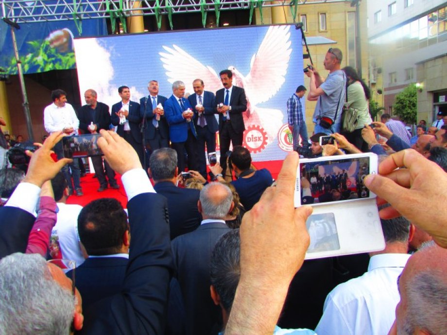 Adana’da 10 Ekim Emek, Barış ve Demokrasi Anıtı